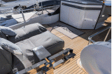 Ferretti Yachts 720